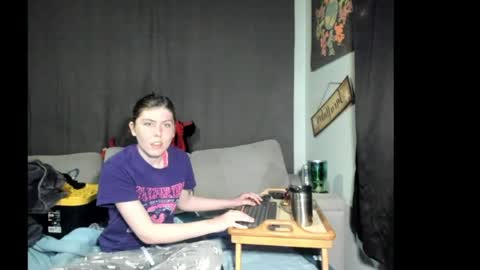roxihazeleyes online show from 05-04-26, 02:40