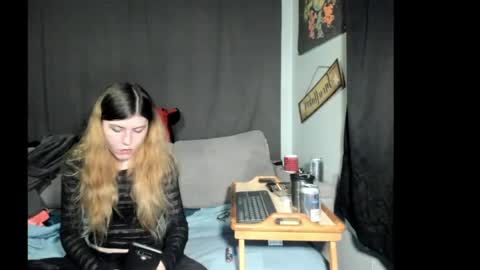 roxihazeleyes online show from 05-08-26, 03:34