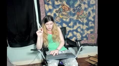 Snapshot of roxihazeleyes chatting on 07-08-26, 04:50 roxihazeleyes online show from 07-08-26, 04:50