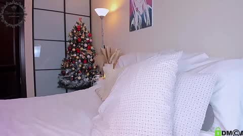 Snapshot of roxxana227 chatting on 12-08-24, 05:44 Rox online show from 12-08-24, 05:44