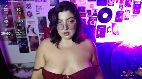 Snapshot of roxy_f_w chatting on 05-22-26, 02:40 Roxana online show from 05-22-26, 02:40