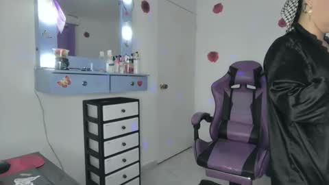 Roxy online show from 02-04-26, 02:06