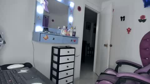 Snapshot of roxy_lu_07 chatting on 07-18-26, 02:16 Roxy online show from 07-18-26, 02:16