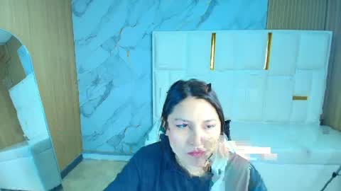 Snapshot of roxy_luxe_tf chatting on 04-20-26, 01:25 Roxy online show from 04-20-26, 01:25