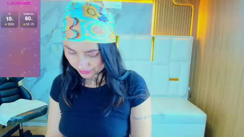 Snapshot of roxy_luxe_tf chatting on 05-12-26, 01:41 Roxy online show from 05-12-26, 01:41