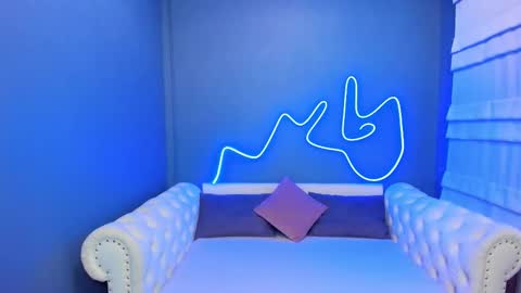 Roxy online show from 11-23-25, 01:49