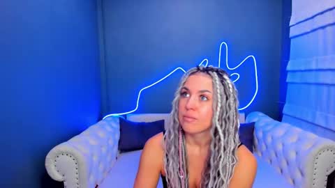 Snapshot of roxy_mars chatting on 02-03-26, 02:21 Roxy online show from 02-03-26, 02:21