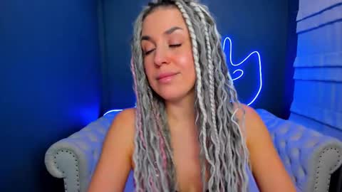 Snapshot of roxy_mars chatting on 02-12-26, 02:06 Roxy online show from 02-12-26, 02:06