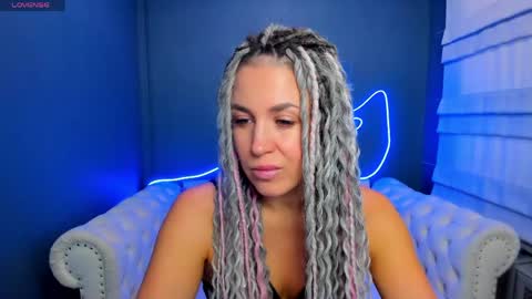 Roxy online show from 04-18-26, 01:42