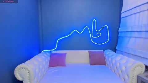 Roxy online show from 04-19-26, 01:27