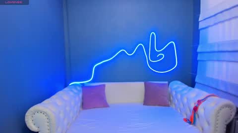 Roxy online show from 04-22-26, 01:52