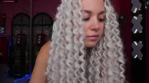 Roxy online show from 05-20-26, 01:34