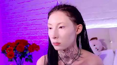 Snapshot of roxy_morrison_x chatting on 06-29-26, 03:35 roxanne online show from 06-29-26, 03:35