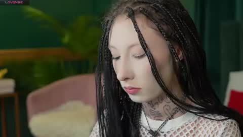 Snapshot of roxy_morrison_x chatting on 07-01-26, 04:03 roxanne online show from 07-01-26, 04:03