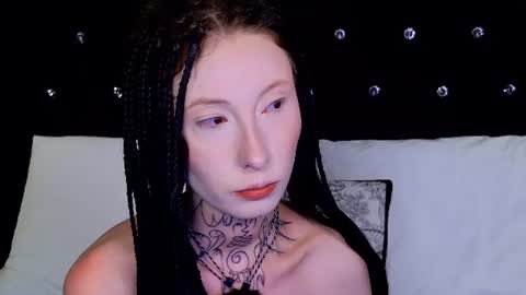 Snapshot of roxy_morrison_x chatting on 07-04-26, 03:35 roxanne online show from 07-04-26, 03:35