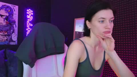 roxy_riot_ online show from 03-07-25, 04:35