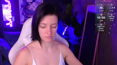 roxy_riot_ online show from 04-04-26, 01:26