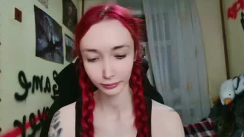 Snapshot of roxy_silver chatting on 06-13-26, 08:40 Roxy online show from 06-13-26, 08:40