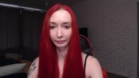 Snapshot of roxy_silver chatting on 06-20-26, 09:01 Roxy online show from 06-20-26, 09:01