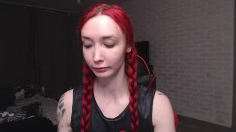 Snapshot of roxy_silver chatting on 06-25-26, 08:13 Roxy online show from 06-25-26, 08:13