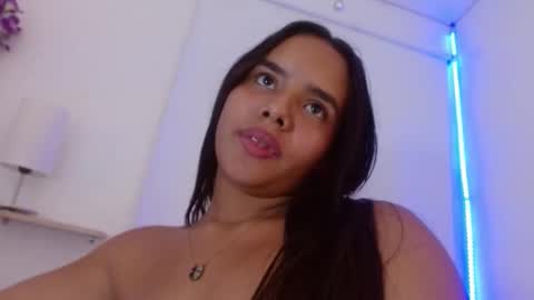 Snapshot of roxy_stone1 chatting on 10-31-25, 08:21 roxy_stone1 online show from 10-31-25, 08:21