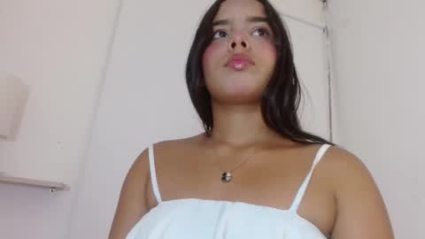 Snapshot of roxy_stone1 chatting on 11-11-25, 07:25 roxy_stone1 online show from 11-11-25, 07:25