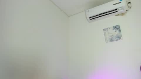 Snapshot of roxy_stone1 chatting on 02-09-26, 07:29 roxy_stone1 online show from 02-09-26, 07:29