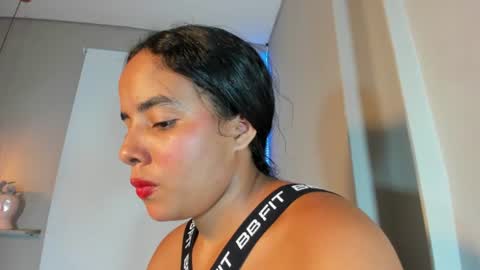 Snapshot of roxy_stone1 chatting on 06-20-26, 07:27 roxy_stone1 online show from 06-20-26, 07:27