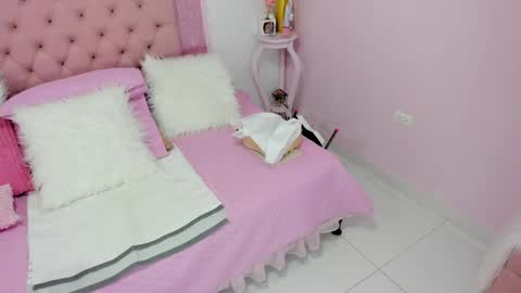 roxy_swt7 online show from 05-25-26, 03:56