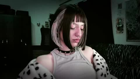 Snapshot of roxy_toxic chatting on 05-15-26, 11:12 Roxy Independient model Help me to reach 50 thumbs up online show from 05-15-26, 11:12