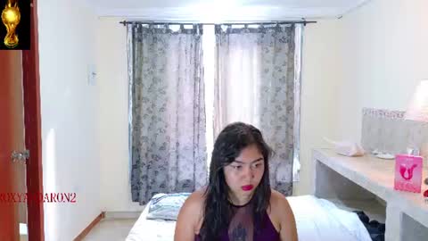 Snapshot of roxyandaron2 chatting on 06-21-26, 01:13 RoxyAron online show from 06-21-26, 01:13