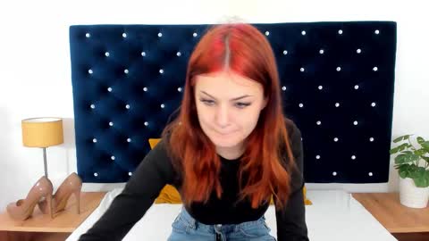 Snapshot of roxykinky chatting on 09-30-25, 11:15 Roxy online show from 09-30-25, 11:15