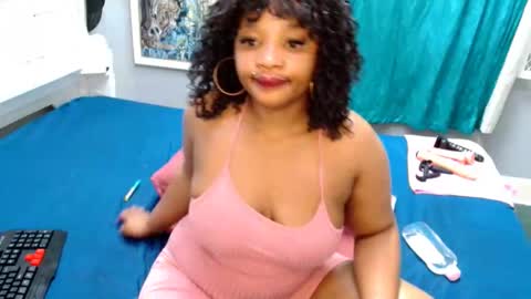 ROXYLUVXXX online show from 02-12-26, 11:11