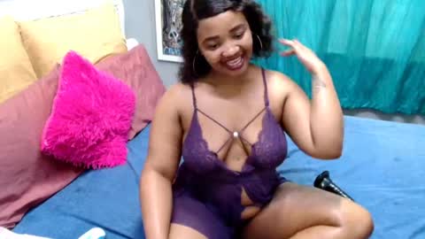 Snapshot of roxyluvxxx chatting on 04-11-26, 08:07 ROXYLUVXXX online show from 04-11-26, 08:07