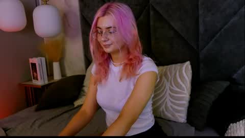Roxy online show from 05-16-26, 03:33