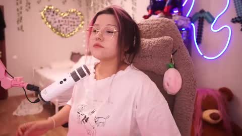 roxysuh online show from 10-20-25, 08:04