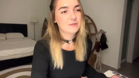 Roxy online show from 03-31-26, 01:22