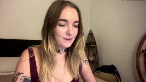 Roxy online show from 04-22-26, 01:23