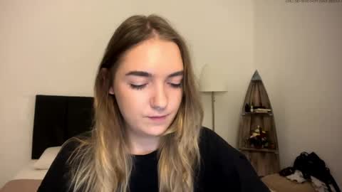 Roxy online show from 04-24-26, 01:24