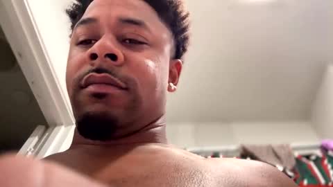 Snapshot of royal_sf chatting on 02-18-25, 06:15 Royal SF online show from 02-18-25, 06:15