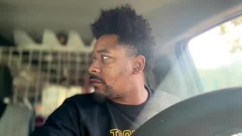 Snapshot of royal_sf chatting on 09-27-25, 05:18 Royal SF online show from 09-27-25, 05:18