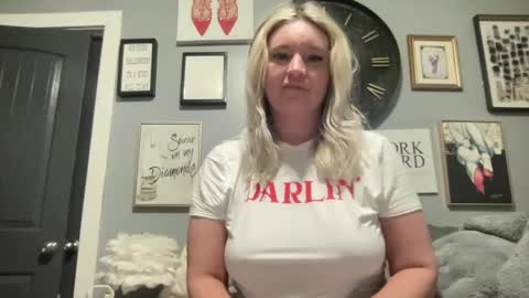 Snapshot of royalblonde chatting on 01-06-25, 01:41 royalblonde online show from 01-06-25, 01:41