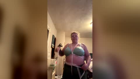 Snapshot of royalredrose420 chatting on 03-08-26, 06:12 royalredrose420 online show from 03-08-26, 06:12