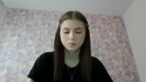 Snapshot of royalvelour chatting on 05-15-26, 12:01 royalvelour online show from 05-15-26, 12:01