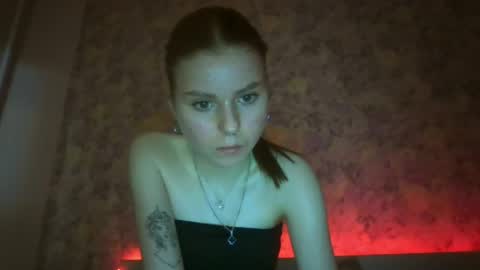 Snapshot of royalvelour chatting on 05-19-26, 08:04 royalvelour online show from 05-19-26, 08:04