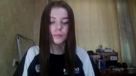 Snapshot of royalvelour chatting on 05-31-26, 12:34 royalvelour online show from 05-31-26, 12:34