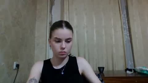 Snapshot of royalvelour chatting on 06-26-26, 08:13 royalvelour online show from 06-26-26, 08:13