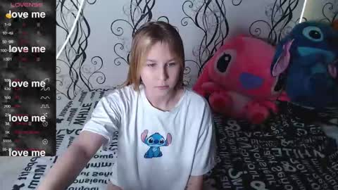 angela online show from 10-22-25, 01:11