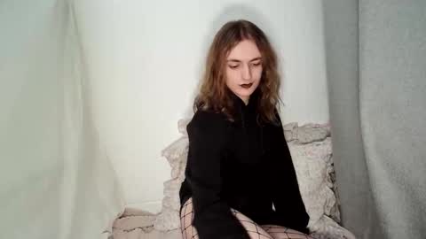 Rose  online show from 03-29-26, 09:04