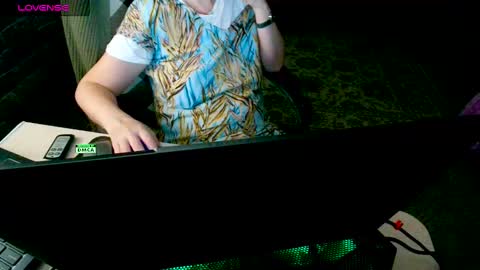 Snapshot of rtls chatting on 01-06-25, 05:59 Natlya online show from 01-06-25, 05:59